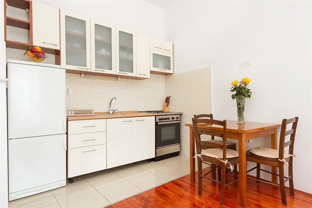 Rooms & Apartments Matkovic 斯普利特 3*,