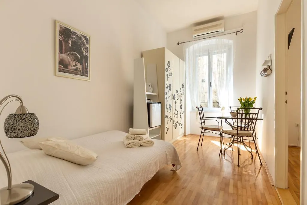 Rooms & Apartments Matkovic 斯普利特